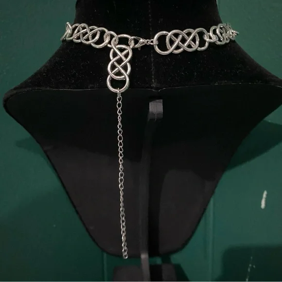 Possum Humerus & Vertebrae Braided Chain Choker - Picture 5 of 5